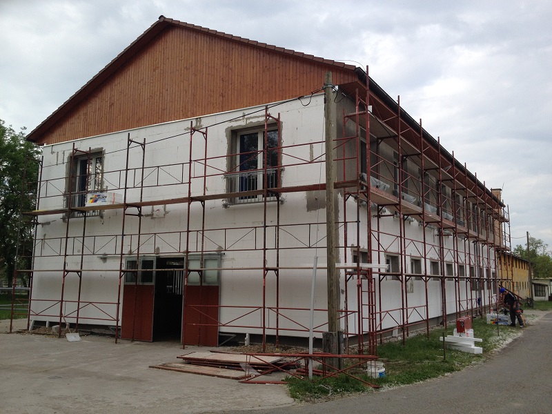 Fehér istálló munkálatai