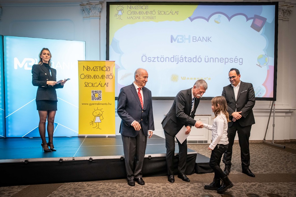 MBH ösztöndíjátadó2