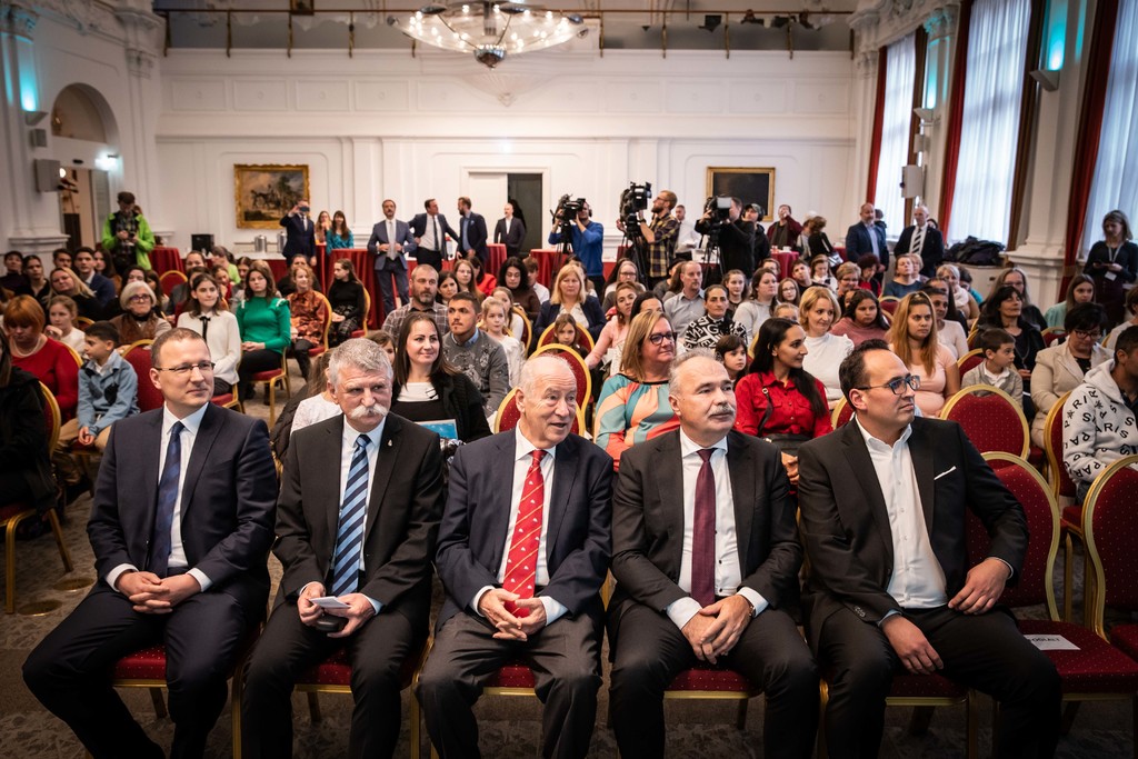 MBH ösztöndíjátadó4