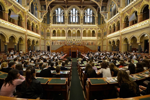 Gyerekparlament_w.jpg