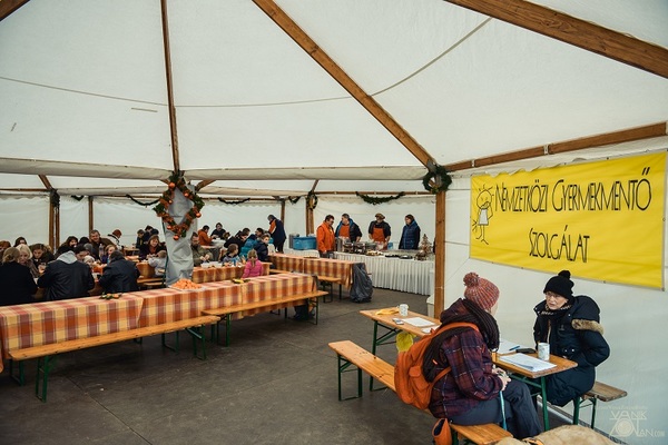 11. Fót - Lovasterápiás Központ